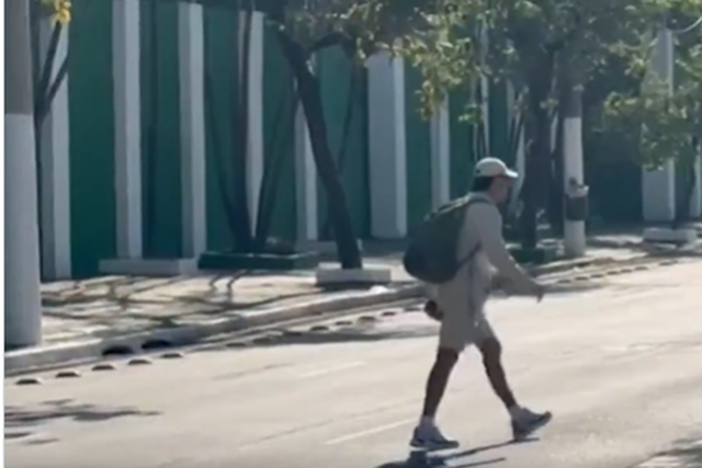 Perdeu a final da Libertadores e... foi a pé para casa (vídeo)