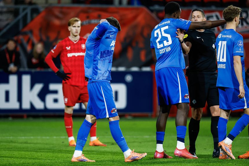 A tristeza de Troy Parrott - Foto: IMAGO