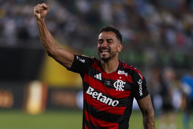 Ex-FC Porto faz história e torna-se o primeiro a vencer Libertadores e Champions a dobrar