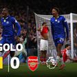Arsenal provou do próprio 'veneno' e Chelsea marcou