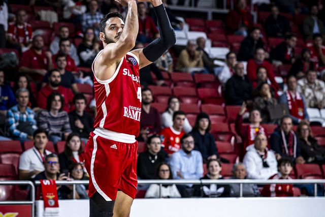 José Silva fechou o ano com fogo de artifício e a Luz celebrou 2023 em festa centenária