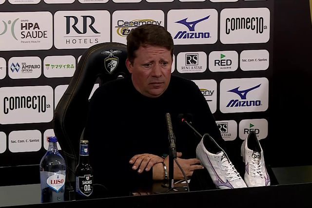 O momento em que o alarme de incêndio interrompe Paulo Sérgio