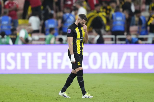 Benzema não se apresenta aos treinos no Al Ittihad e é excluído por Gallardo