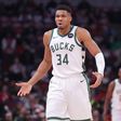 Antetokounmpo dispara em todas as direções e nem o roupeiro escapa