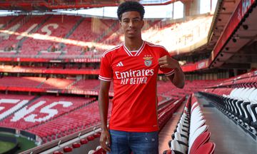 OFICIAL: jovem avançado renova com o Benfica