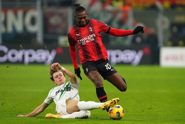 Milan de Rafael Leão vence o Sassuolo pela margem mínima