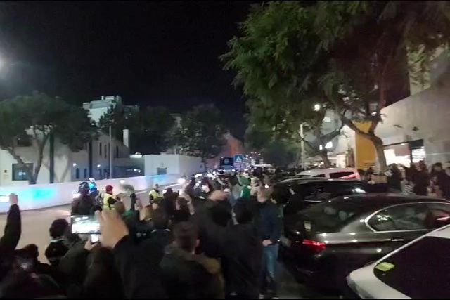 Muita festa na chegada do autocarro do Sporting