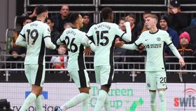 Chelsea derrota Luton em festa de golos com Cole Palmer em destaque