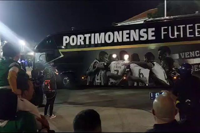 Chegada do autocarro do Portimonense