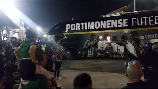 Chegada do autocarro do Portimonense