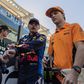 Verstappen e Piastri à conversa depois do GP de Abu Dhabi