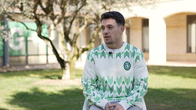 Pedro Gonçalves na Academia de Alcochete em conversa com A BOLA