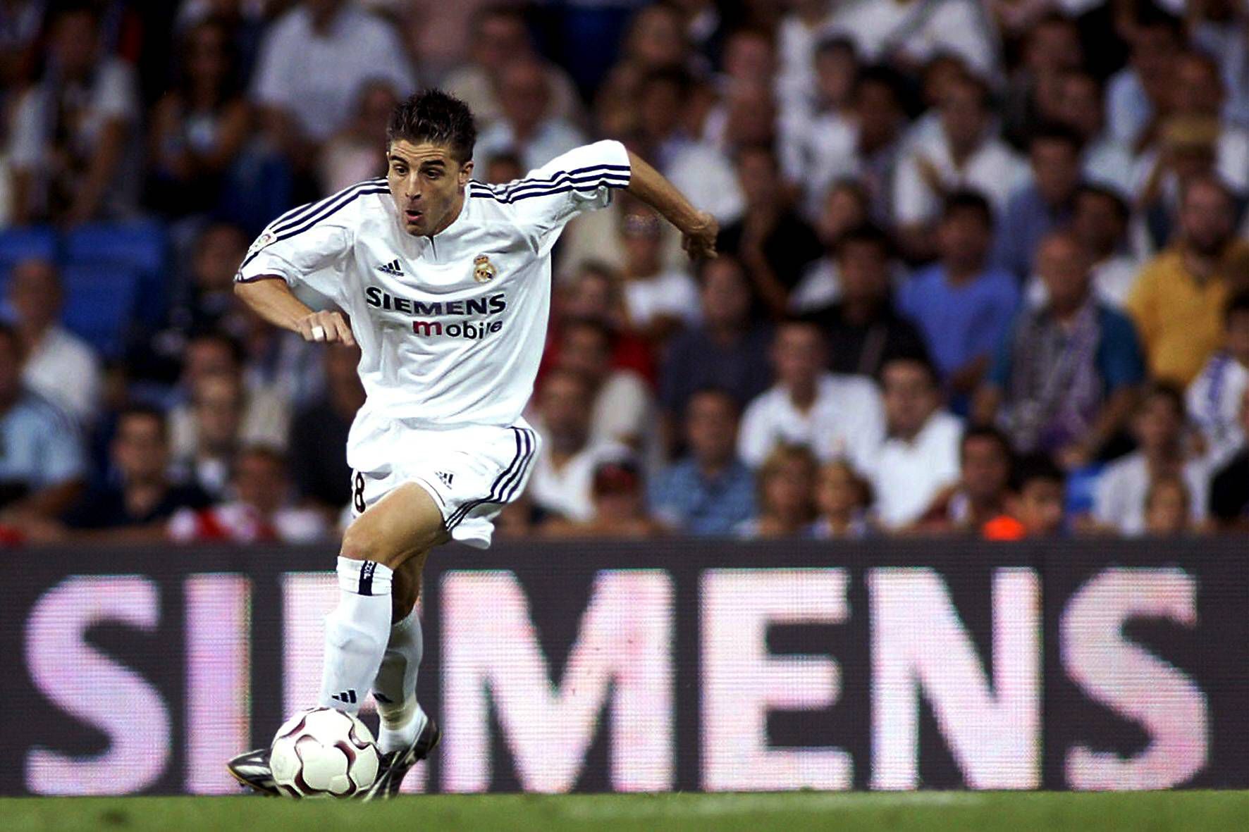 Portillo - Apontado como sucessor de Raúl no Real Madrid, mas passou sem glória pela equipa A dos 'merengues'. Jogou ainda na Fiorentina, Brugge, Gimnàstic, Las Palmas. É dono de de 30% do Hércules, onde terminou a carreira