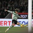 Após um excelente passe de Luis Suárez, Maxi Araújo marcou o segundo golo do Sporting diante do Rio Ave (Foto Sérgio Miguel Santos)