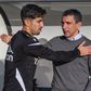 O 'menino' Ricardo Rocha em treino da equipa A, com o presidente António Miguel Cardoso - Foto: Vitória de Guimarães
