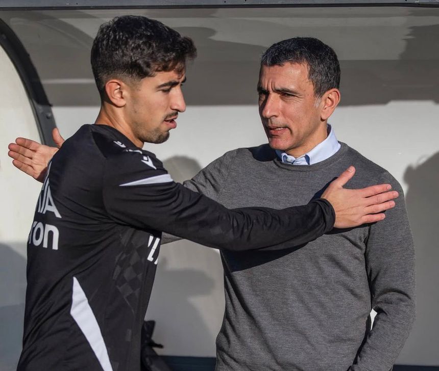 O 'menino' Ricardo Rocha em treino da equipa A, com o presidente António Miguel Cardoso - Foto: Vitória de Guimarães