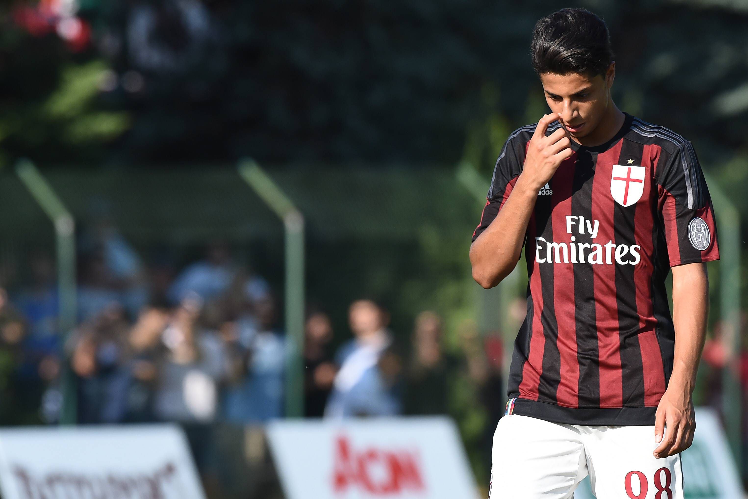 Hachim Mastour - Ganhou fama aos 15 anos. Completou a formação no Milan e, em 2015/2016, foi cedido ao Málaga, onde fez apenas cinco jogos. Rodou por vários clubes e países e, atualmente, joga na Serie C de Itália
