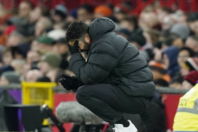 Man. United empata com o último, que soma agora três pontos