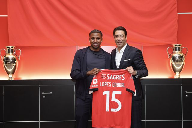 Lopes Cabral utilizar a camisola número 15 - Foto: SL Benfica