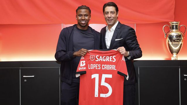 Lopes Cabral utilizar a camisola número 15 - Foto: SL Benfica