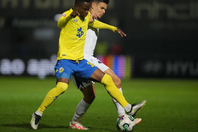 Mercado (Oficial): Bukia deixa Arouca e é reforço para Miguel Cardoso