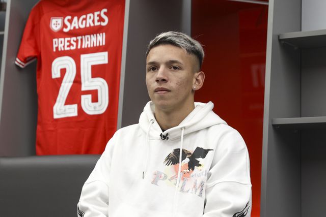 Gianluca Prestianni apresenta-se: «Gosto de encarar o adversário e marcar golos!»
