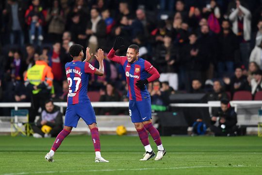 Barcelona vence Osasuna com golo de Vítor Roque e assistência de Cancelo