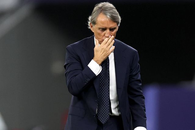 Roberto Mancini pede desculpa por abandonado o banco antes do final da partida