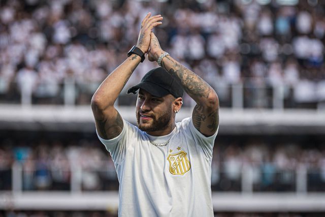 Neymar voltou ao Santos