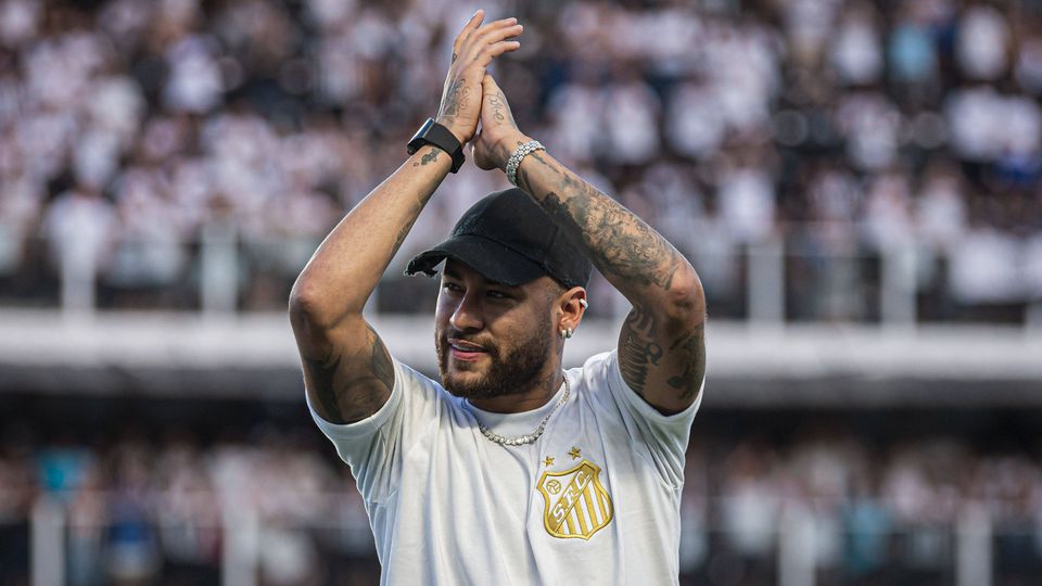 Neymar voltou ao Santos