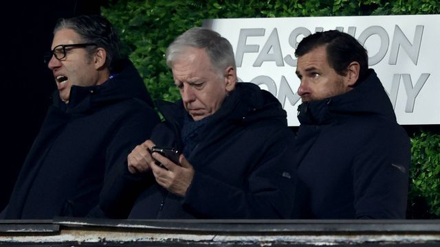 António Tavares, presidente da MAG do FC Porto, aqui entre André Villas-Boas e Pereira da Costa