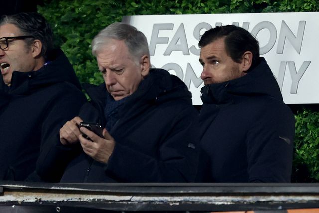 António Tavares, presidente da MAG do FC Porto, aqui entre André Villas-Boas e Pereira da Costa