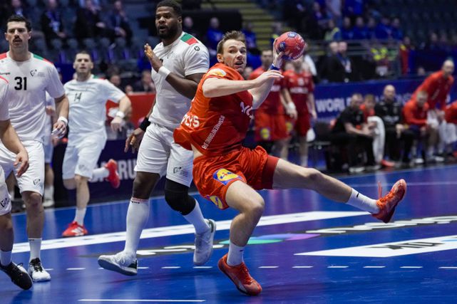 Mathias Gidsel no jogo da Dinamarca frente a Portugal no Mundial de andebol