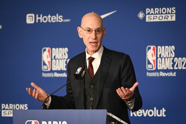 Comissário da NBA quer equipas europeias na «NBA Cup ou até nos playoffs»