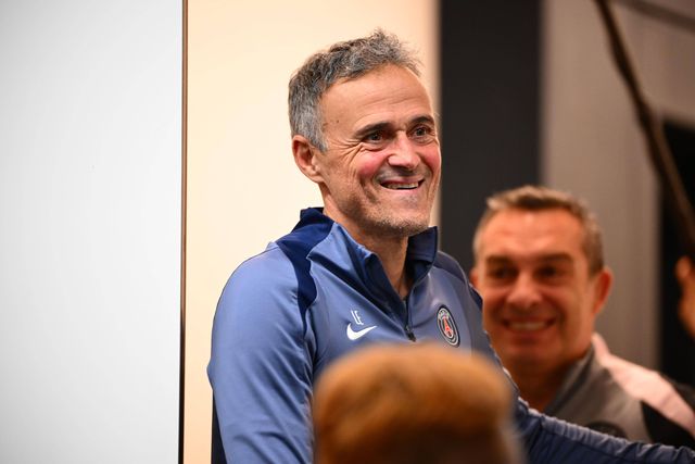 Insólito: Luis Enrique manda os jornalistas estudar (vídeo)