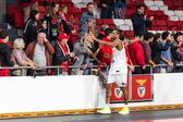 Betinho Gomes com adeptos do Benfica