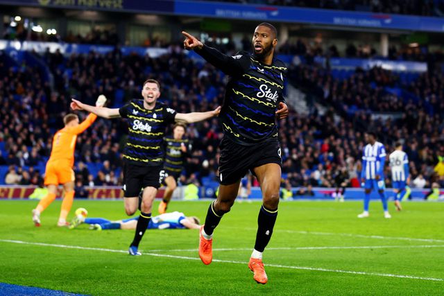 Beto a celebrar o golo da igualdade do Everton em Brighton