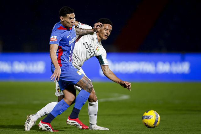 Duelo entre ribatejanos e amadorenses está bastante equilibrado - Foto: Filipe Amorim/LUSA