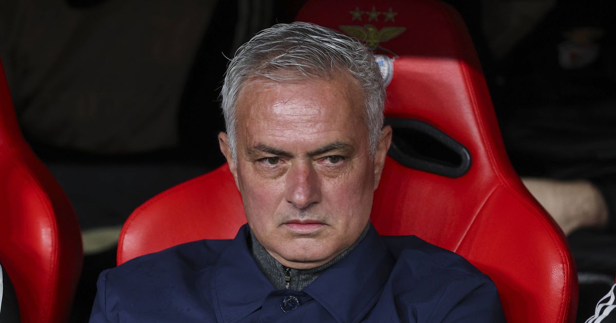 'Ruído' sobre futuro de Mourinho não entra no balneário do Benfica