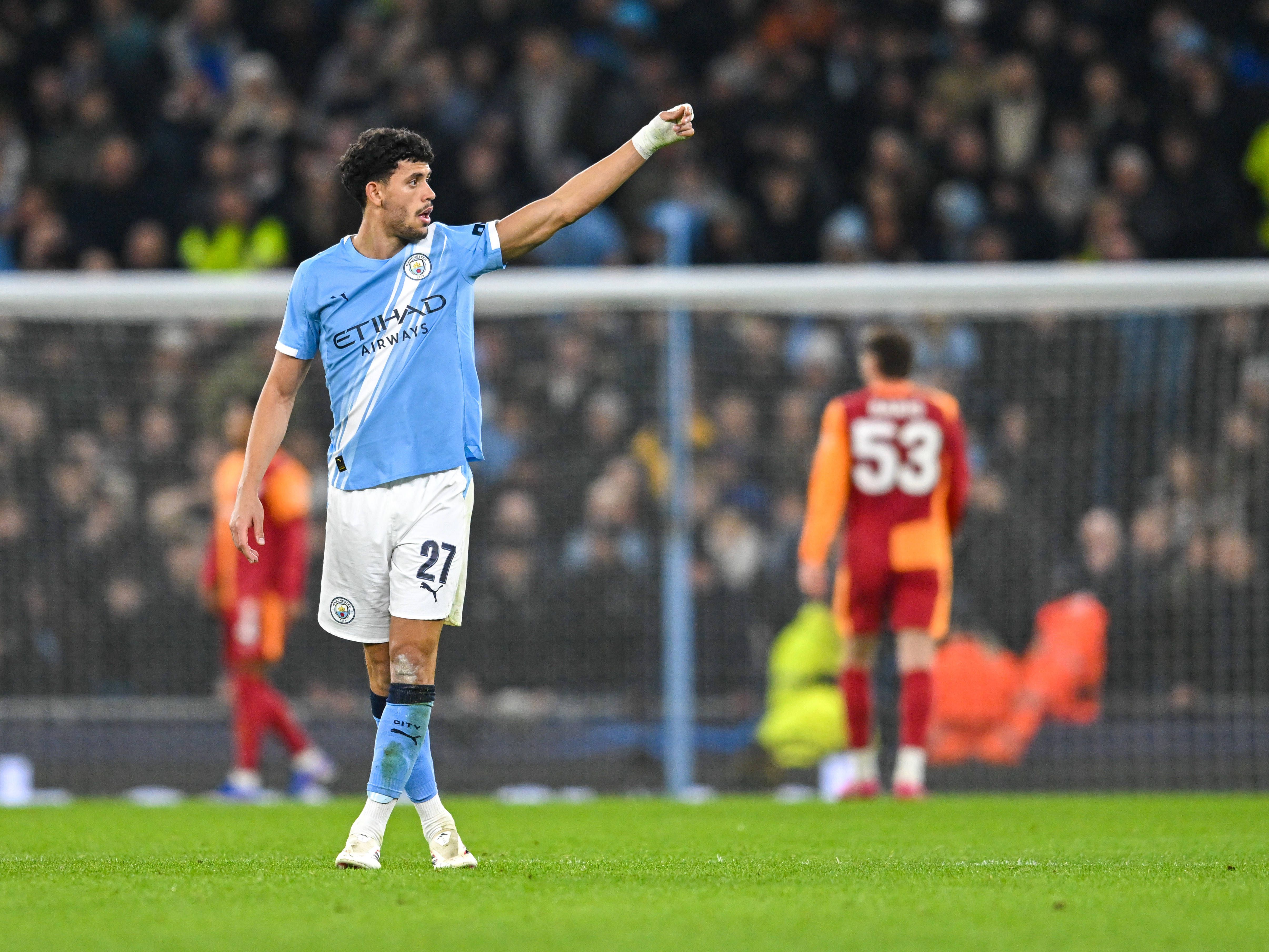 Matheus Nunes em ação durante o encontro com o Galatasaray para a Champions
