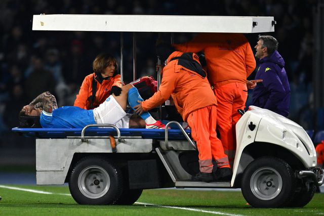 Giovanni Di Lorenzo caiu no relvado com muitas queixas