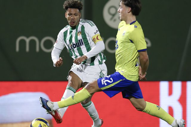 Clayton foi titular no Rio Ave-Arouca - Foto: MANUEL FERNANDO ARAÚJO/LUSA