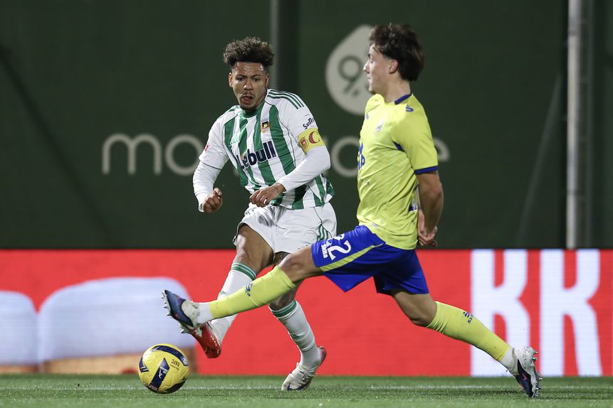 Clayton foi titular no Rio Ave-Arouca - Foto: MANUEL FERNANDO ARAÚJO/LUSA