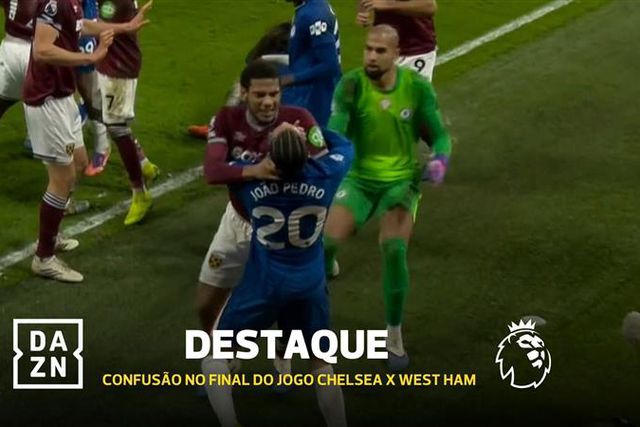 Jogadores de cabeça perdida: empurrões e agressões no final do Chelsea-West Ham