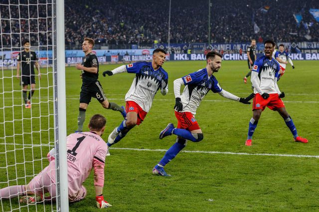 Fábio Vieira marca e Hamburgo trava líder Bayern