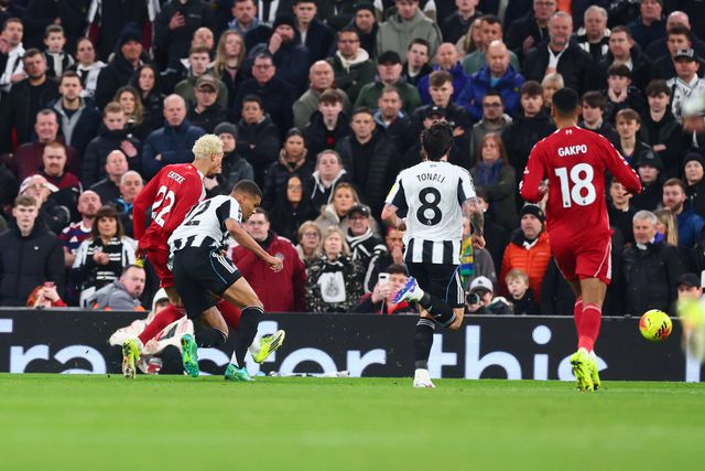 Liverpool goleia Newcastle e vence na Premier League pela primeira vez em 2026