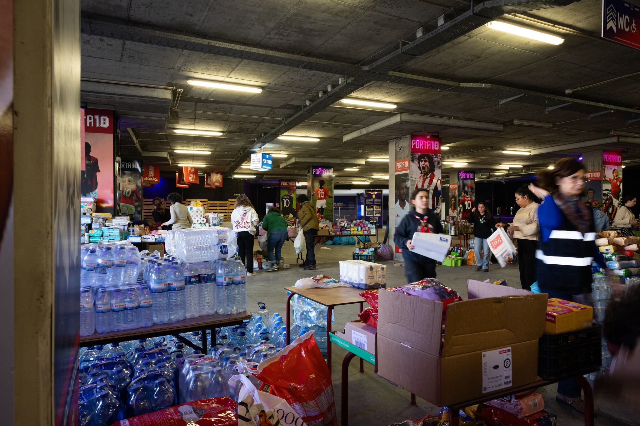 Esforços em Leiria após Estádio Dr. Magalhães Pessoa ter sido fustigado pelo mau tempo - Foto: UD Leiria