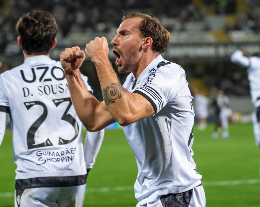 Samu marcou o golo do triunfo vimaranense, num penálti 'cavado' por... Ndoye. Entraram ambos apenas no segundo tempo - Foto: Vitória de Guimarães