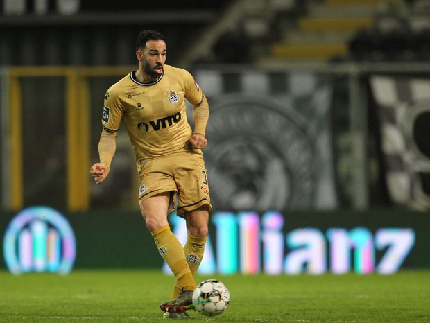 Rami em ação pelo Boavista em fevereiro de 2001: Foto - A BOLA