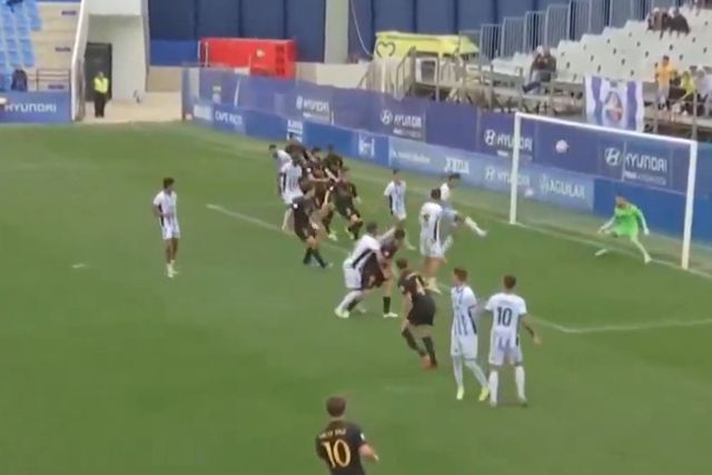 Polémico: duas bolas na baliza em golo do Real Madrid Castilla (vídeo)